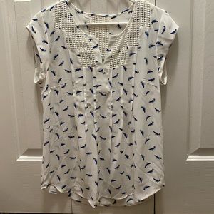 White Blouse w/ Birdys - GREAT CONDITION